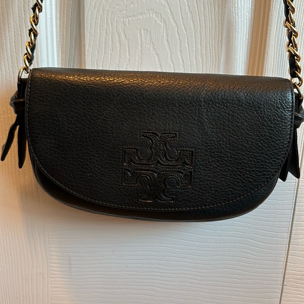 Tory Burch crossbody/shoulder bag. Black pebble leather - Authentic